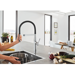 Змішувач для кухні Grohe Essence, довж.виливу - 240мм,  поворотний, гнучкий, 1 важіль, хром, фото , изображение 3 | SNABZHENIE.com.ua