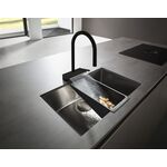 Змішувач для кухні Hansgrohe Aquno Select M81, довж.виливу - 220мм, поворотний, витяжний, 1 важіль, чорний матовий, фото , зображення 3 | SNABZHENIE.com.ua
