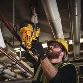 Аккумуляторный резчик шпилек DeWALT DCS350N, фото , изображение 2 | SNABZHENIE.com.ua