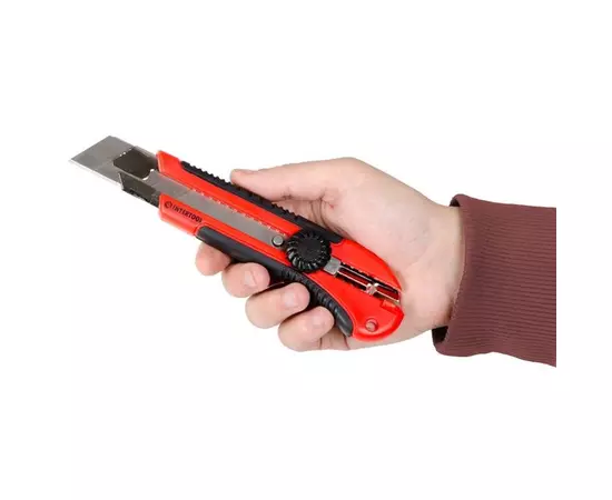 Нож сегментный 25мм, металлическая направляющая, обрезиненная рукоятка INTERTOOL HT-0526, фото  | SNABZHENIE.com.ua