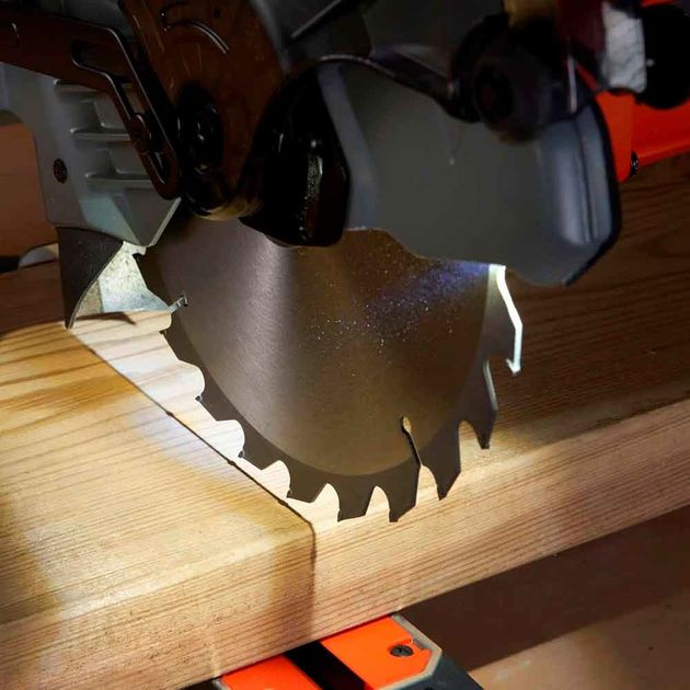 Торцева пила мережна BLACK+DECKER BES702, фото , зображення 6 | SNABZHENIE.com.ua Торцева пила мережна BLACK+DECKER BES702, фото , зображення 6 | SNABZHENIE.com.ua