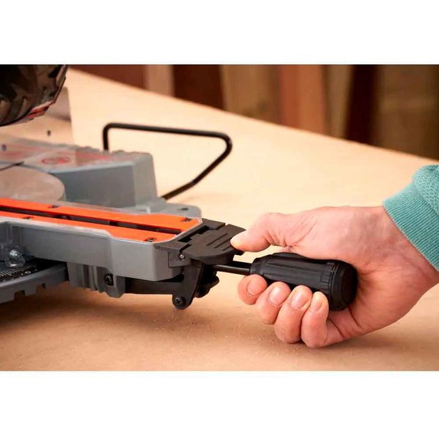 Торцева пила мережна BLACK+DECKER BES702, фото , зображення 10 | SNABZHENIE.com.ua Торцева пила мережна BLACK+DECKER BES702, фото , зображення 10 | SNABZHENIE.com.ua