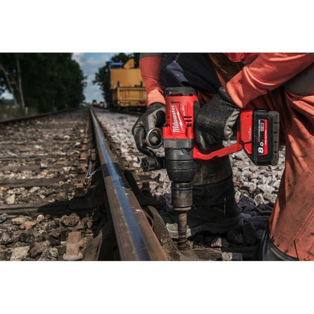 Гайковерт аккумуляторный бесщеточный MILWAUKEE 1'' (2400Нм) M18 ONEFHIWF1-802X, (ЗУ+2ак) FORGE™, фото , изображение 3 | SNABZHENIE.com.ua Гайковерт аккумуляторный бесщеточный MILWAUKEE 1'' (2400Нм) M18 ONEFHIWF1-802X, (ЗУ+2ак) FORGE™, фото , изображение 3 | SNABZHENIE.com.ua
