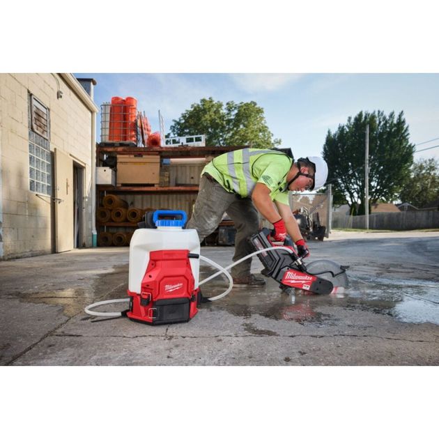 Опрыскиватель ранцевый аккумуляторный (базовая станция) MILWAUKEE M18 BBPFP2-301 (ЗУ+1акк.Х3Ач), фото , изображение 10 | SNABZHENIE.com.ua