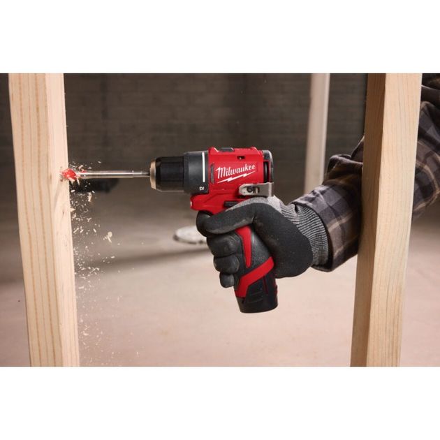 Дрель-шуруповёрт аккумуляторная бесщёточная MILWAUKEE M12 BLDDRC-402С (40Нм) (ЗУ+2акк.Х4Ач+кейс), фото , изображение 7 | SNABZHENIE.com.ua Дрель-шуруповёрт аккумуляторная бесщёточная MILWAUKEE M12 BLDDRC-402С (40Нм) (ЗУ+2акк.Х4Ач+кейс), фото , изображение 7 | SNABZHENIE.com.ua