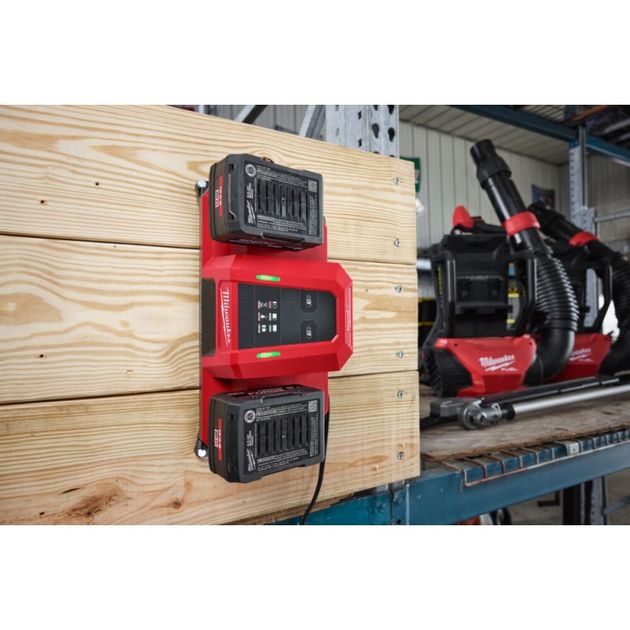 Зарядное устройство MILWAUKEE M18 MDBSC DUAL SUPER CHARGER (на 2 аккумулятора), фото , изображение 3 | SNABZHENIE.com.ua Зарядное устройство MILWAUKEE M18 MDBSC DUAL SUPER CHARGER (на 2 аккумулятора), фото , изображение 3 | SNABZHENIE.com.ua