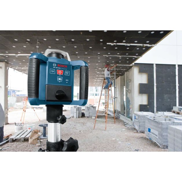 Bosch Нівелір лазерний ротаційний Professional GRL 300 HVG, 300м, ±0.1мм/м, 150/300/600 об/хв, тримач WM4, IP54, 1.8кг, зелений промінь, кейс, приймач LR1, пульт RC1, АКБ, ЗП, мішень, фото , изображение 5 | SNABZHENIE.com.ua