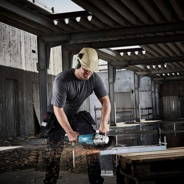 Makita Шліфмашина кутова GA9020 230мм 2200Вт 6600об/х 5.8кг, фото , изображение 3 | SNABZHENIE.com.ua Makita Шліфмашина кутова GA9020 230мм 2200Вт 6600об/х 5.8кг, фото , изображение 3 | SNABZHENIE.com.ua