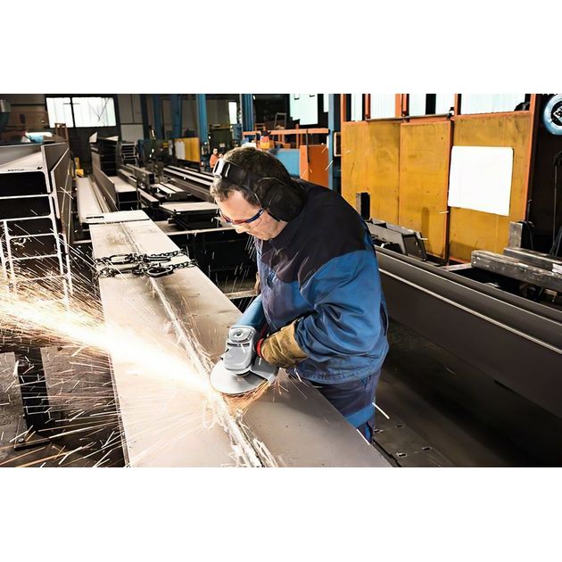 Bosch Шліфмашина кутова GWS 670, 125мм, 670Вт, 12000об•хв, 1.6кг, фото , изображение 3 | SNABZHENIE.com.ua