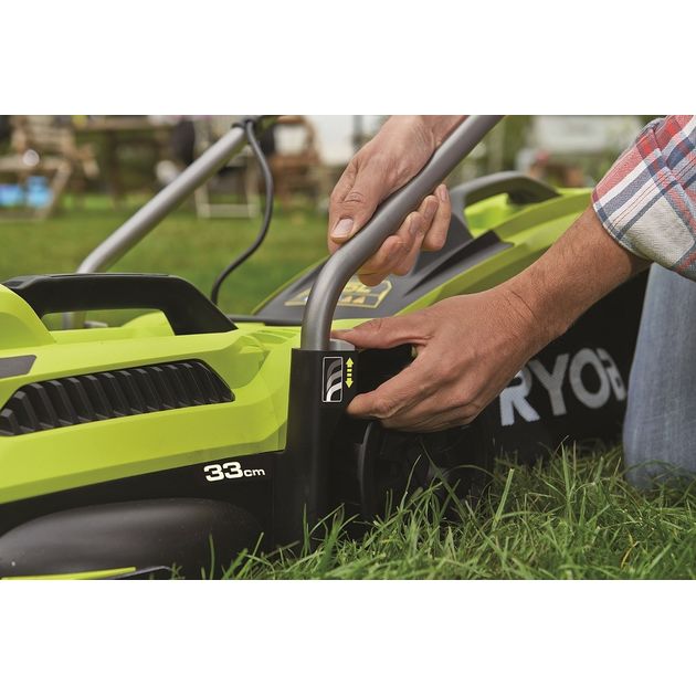 Ryobi Газонокосарка RLM13E33S 1300Вт 33см 35л 20-60мм EasyEdge 9кг, фото , изображение 3 | SNABZHENIE.com.ua Ryobi Газонокосарка RLM13E33S 1300Вт 33см 35л 20-60мм EasyEdge 9кг, фото , изображение 3 | SNABZHENIE.com.ua