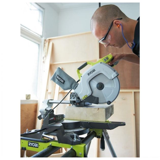 Ryobi Пила торцювальна EMS254L з протяжкою 2000Вт, 254 мм, 4500 об/хв, лазер, фото , изображение 3 | SNABZHENIE.com.ua Ryobi Пила торцювальна EMS254L з протяжкою 2000Вт, 254 мм, 4500 об/хв, лазер, фото , изображение 3 | SNABZHENIE.com.ua