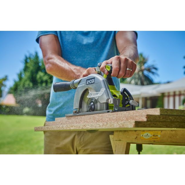 Ryobi Пила дискова акумуляторна R18CS7-0 ONE+ безщіткова 18В 184мм 2.8кг без АКБ та ЗП, фото , изображение 7 | SNABZHENIE.com.ua Ryobi Пила дискова акумуляторна R18CS7-0 ONE+ безщіткова 18В 184мм 2.8кг без АКБ та ЗП, фото , изображение 7 | SNABZHENIE.com.ua