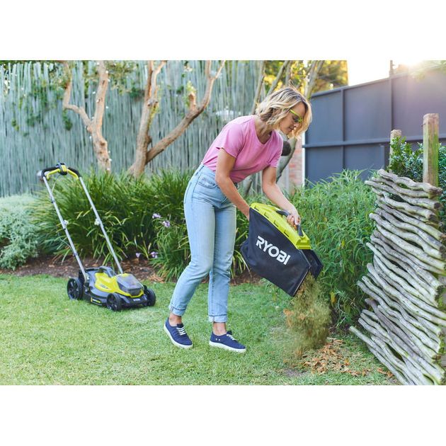 Ryobi Газонокосарка акумуляторна ONE+ OLM1833B 18В 33см 35л 25-65мм 8.1кг без АКБ та ЗП, фото , изображение 10 | SNABZHENIE.com.ua Ryobi Газонокосарка акумуляторна ONE+ OLM1833B 18В 33см 35л 25-65мм 8.1кг без АКБ та ЗП, фото , изображение 10 | SNABZHENIE.com.ua
