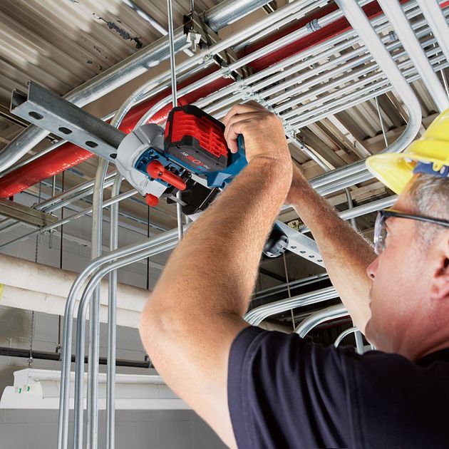 Bosch Пила стрічкова GCB 18V-63, акум., 18В, рез 63.5мм, 3.3кг, Solo (без АКБ та ЗП), фото , зображення 2 | SNABZHENIE.com.ua