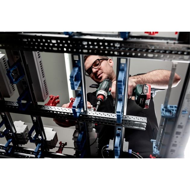 Metabo Шуруповерт-дриль PowerMaxx BS 12 - 2х2.0Аг (Slide-in), ЗП SC-30, кейс МС05, 12В, фото , изображение 4 | SNABZHENIE.com.ua Metabo Шуруповерт-дриль PowerMaxx BS 12 - 2х2.0Аг (Slide-in), ЗП SC-30, кейс МС05, 12В, фото , изображение 4 | SNABZHENIE.com.ua