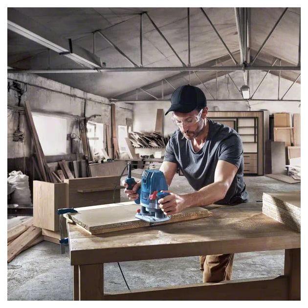 Bosch Фрезер GOF 130, 1300Вт, цанга 6 та 8мм, 11000-28000об•хв, 3.5кг, фото , изображение 6 | SNABZHENIE.com.ua Bosch Фрезер GOF 130, 1300Вт, цанга 6 та 8мм, 11000-28000об•хв, 3.5кг, фото , изображение 6 | SNABZHENIE.com.ua