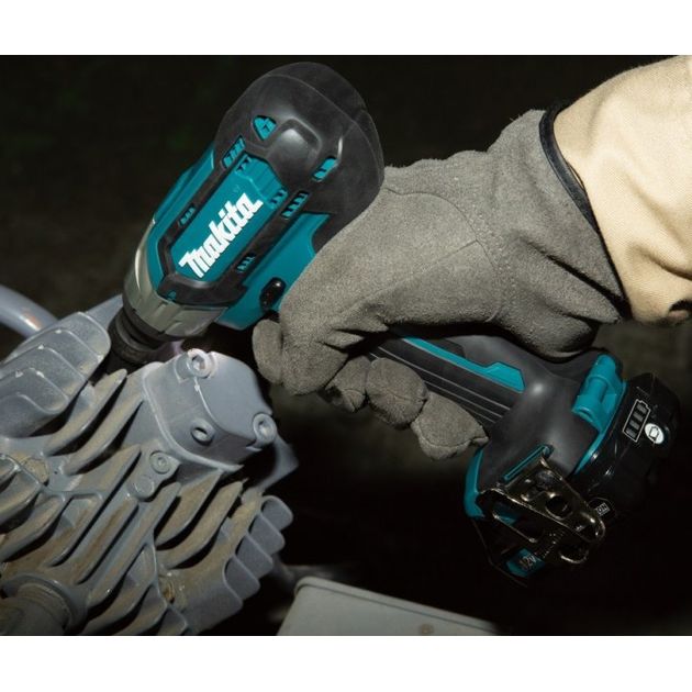 Makita Гайковерт ударний TW141DWME, акумуляторний, 10.8В, 4.0 Аг х 2, CXT, 0-2600 об/хв, 145Нм, 1.2 кг, заряд. пристрій, кейс, фото , изображение 3 | SNABZHENIE.com.ua