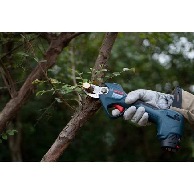 Bosch Секатор Pro Pruner SOLO акумуляторний, 12В, 3.0 Ач, до 25мм, 1кг, фото , изображение 3 | SNABZHENIE.com.ua
