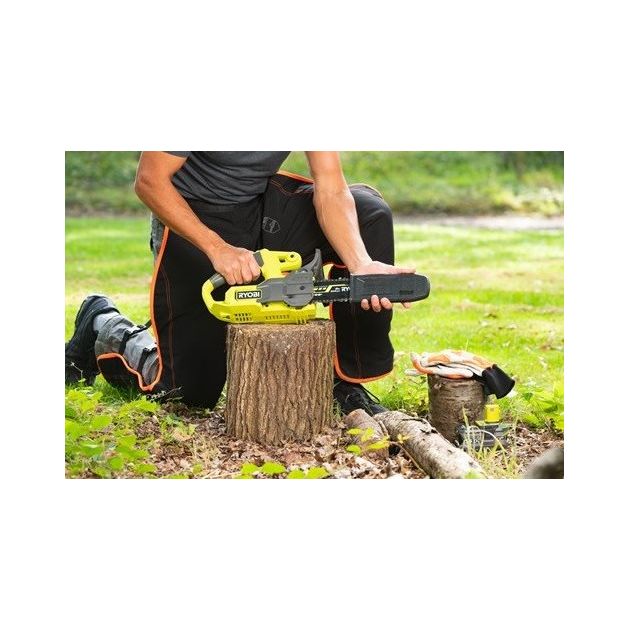 Ryobi Пила ланцюгова акумуляторна RY18CS20A-0 18В ONE+ шина 20см 2.6кг без АКБ та ЗП, фото , изображение 5 | SNABZHENIE.com.ua Ryobi Пила ланцюгова акумуляторна RY18CS20A-0 18В ONE+ шина 20см 2.6кг без АКБ та ЗП, фото , изображение 5 | SNABZHENIE.com.ua
