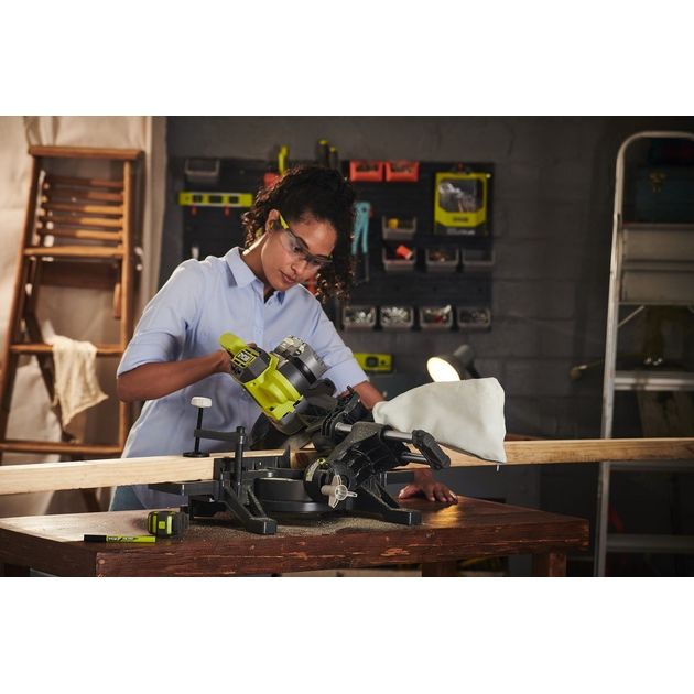 Ryobi Пила торцювальна ONE+ RMS18190-0, акумуляторна, 190 мм, 18В, (без АКБ та ЗП), фото , изображение 3 | SNABZHENIE.com.ua Ryobi Пила торцювальна ONE+ RMS18190-0, акумуляторна, 190 мм, 18В, (без АКБ та ЗП), фото , изображение 3 | SNABZHENIE.com.ua