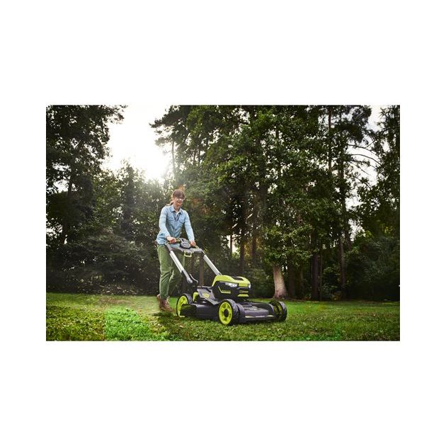 Ryobi Газонокосарка акумуляторна RY36LMXSP53A-160 самохідна MAX POWER 36В акб 1х6А·год дека 53см 70л 20-100мм 3в1 LED-фари до 3200м.кв, фото , зображення 7 | SNABZHENIE.com.ua Ryobi Газонокосарка акумуляторна RY36LMXSP53A-160 самохідна MAX POWER 36В акб 1х6А·год дека 53см 70л 20-100мм 3в1 LED-фари до 3200м.кв, фото , зображення 7 | SNABZHENIE.com.ua