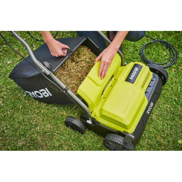 Ryobi Аератор-скарифікатор мережевий RY1400SF35B 1400Вт 35см 55л 11.2кг, фото , зображення 7 | SNABZHENIE.com.ua Ryobi Аератор-скарифікатор мережевий RY1400SF35B 1400Вт 35см 55л 11.2кг, фото , зображення 7 | SNABZHENIE.com.ua