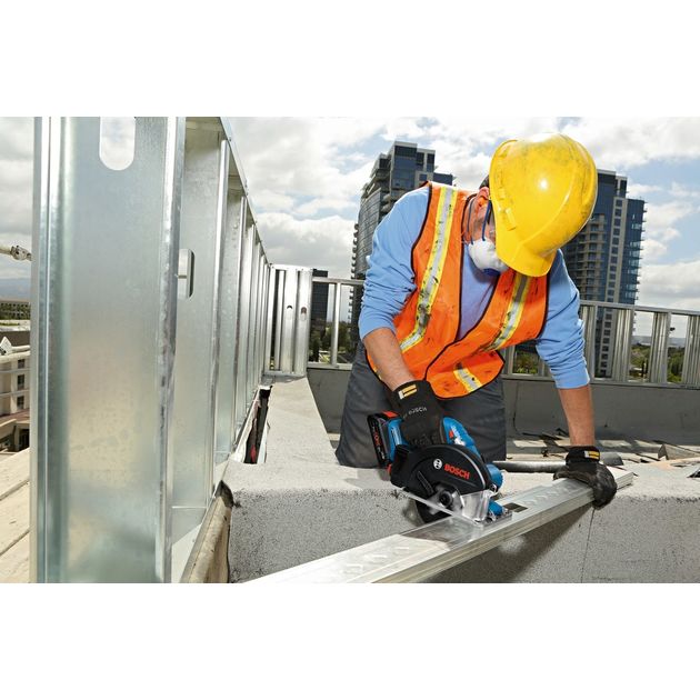 Bosch Пила дискова GKM 18V-50 акумуляторна, 2*18 В 5 Аг, 136 мм, 4250 об/хв, 2.2 кг, фото , изображение 7 | SNABZHENIE.com.ua Bosch Пила дискова GKM 18V-50 акумуляторна, 2*18 В 5 Аг, 136 мм, 4250 об/хв, 2.2 кг, фото , изображение 7 | SNABZHENIE.com.ua