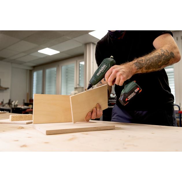 Metabo Клеєвий пістолет акумуляторний HK 18 LTX 20, 18В, діаметр 11мм, 20г/хв, 200/130 градусів, 0.4кг, без АКБ та ЗП, фото , изображение 7 | SNABZHENIE.com.ua Metabo Клеєвий пістолет акумуляторний HK 18 LTX 20, 18В, діаметр 11мм, 20г/хв, 200/130 градусів, 0.4кг, без АКБ та ЗП, фото , изображение 7 | SNABZHENIE.com.ua