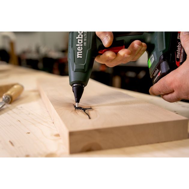Metabo Клеєвий пістолет акумуляторний HK 18 LTX 20, 18В, діаметр 11мм, 20г/хв, 200/130 градусів, 0.4кг, без АКБ та ЗП, фото , изображение 6 | SNABZHENIE.com.ua Metabo Клеєвий пістолет акумуляторний HK 18 LTX 20, 18В, діаметр 11мм, 20г/хв, 200/130 градусів, 0.4кг, без АКБ та ЗП, фото , изображение 6 | SNABZHENIE.com.ua