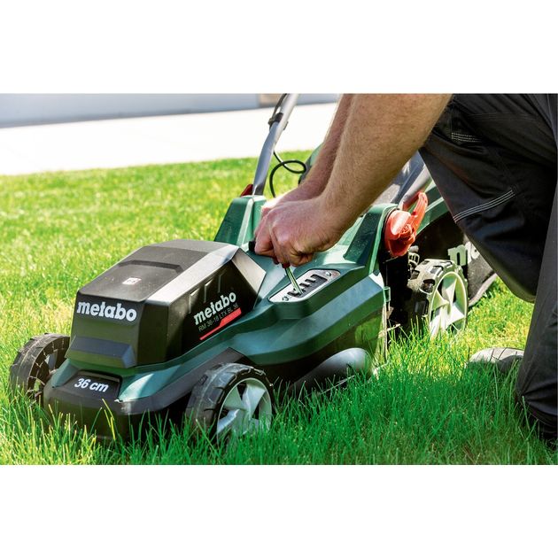 Metabo Газонокосарка акумуляторна RM 36-18 LTX BL 36, Li-Power, 18В 2*5.2Аг, 36см, 45л, 20-70мм, 12.6кг, фото , изображение 9 | SNABZHENIE.com.ua Metabo Газонокосарка акумуляторна RM 36-18 LTX BL 36, Li-Power, 18В 2*5.2Аг, 36см, 45л, 20-70мм, 12.6кг, фото , изображение 9 | SNABZHENIE.com.ua