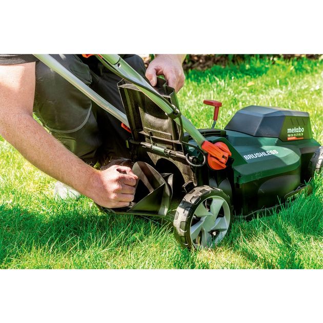 Metabo Газонокосарка акумуляторна RM 36-18 LTX BL 36, Li-Power, 18В 2*5.2Аг, 36см, 45л, 20-70мм, 12.6кг, фото , изображение 8 | SNABZHENIE.com.ua Metabo Газонокосарка акумуляторна RM 36-18 LTX BL 36, Li-Power, 18В 2*5.2Аг, 36см, 45л, 20-70мм, 12.6кг, фото , изображение 8 | SNABZHENIE.com.ua