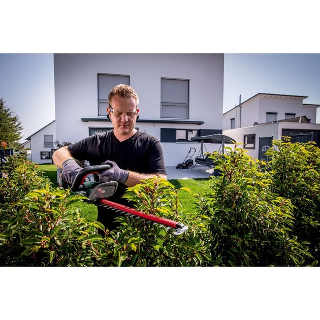 Metabo Кусторіз акумуляторний HS 18 LTX 65, 18В, 65см, крок різу 19мм, довжина різу 63см, 2.3кг, без АКБ та ЗП, фото , изображение 9 | SNABZHENIE.com.ua Metabo Кусторіз акумуляторний HS 18 LTX 65, 18В, 65см, крок різу 19мм, довжина різу 63см, 2.3кг, без АКБ та ЗП, фото , изображение 9 | SNABZHENIE.com.ua