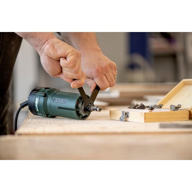 Metabo Фрезер FM 500-6, 500Вт, 6мм, 32000об/хв, висота ходу 40мм, 1.3кг, фото , изображение 9 | SNABZHENIE.com.ua Metabo Фрезер FM 500-6, 500Вт, 6мм, 32000об/хв, висота ходу 40мм, 1.3кг, фото , изображение 9 | SNABZHENIE.com.ua