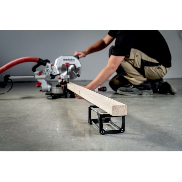 Metabo Пила торцювальна KGS 305 M з протяжкою, 1600Вт, диск 305мм, пропил 110/67мм, 18.6кг, фото , изображение 6 | SNABZHENIE.com.ua Metabo Пила торцювальна KGS 305 M з протяжкою, 1600Вт, диск 305мм, пропил 110/67мм, 18.6кг, фото , изображение 6 | SNABZHENIE.com.ua