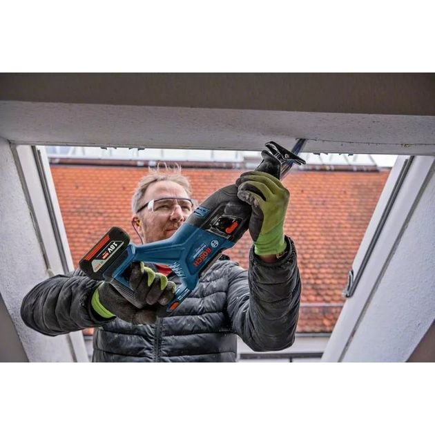 Bosch Пила шабельна акумуляторна GSA 185-LI, 18 В, пропил 230мм, хід 28мм, 3.2кг без АКБ та ЗП, фото , зображення 5 | SNABZHENIE.com.ua Bosch Пила шабельна акумуляторна GSA 185-LI, 18 В, пропил 230мм, хід 28мм, 3.2кг без АКБ та ЗП, фото , зображення 5 | SNABZHENIE.com.ua