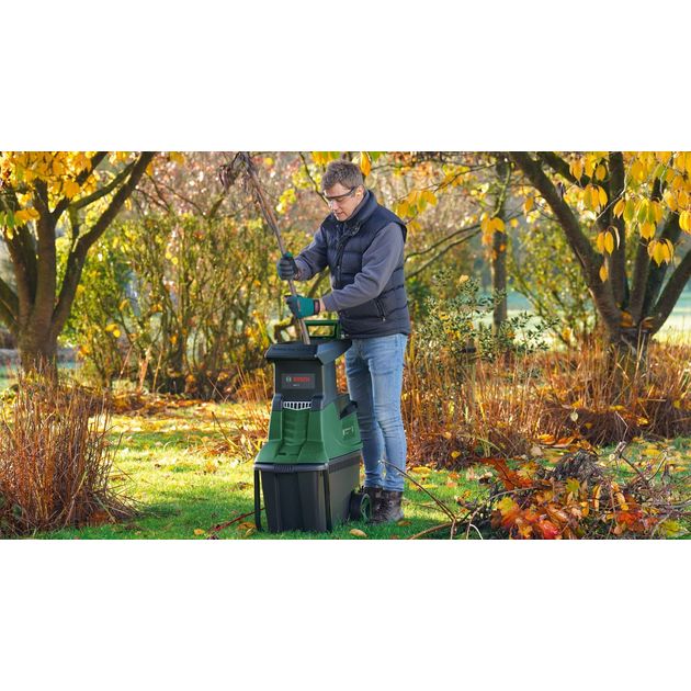 Bosch Подрібнювач садовий AXT 25 TC 2500Вт 40 об/хв 45мм 53 л. 30.5кг ріжуча система Turbine-Cut низькошумний, фото , зображення 10 | SNABZHENIE.com.ua Bosch Подрібнювач садовий AXT 25 TC 2500Вт 40 об/хв 45мм 53 л. 30.5кг ріжуча система Turbine-Cut низькошумний, фото , зображення 10 | SNABZHENIE.com.ua