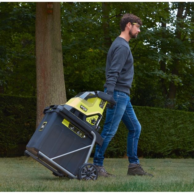 Ryobi Подрібнювач садовий акумуляторний Max Power RY36SHX40-0 36В 40мм 55л 18кг (без АКБ та ЗУ) фреза низькошумний, фото , зображення 5 | SNABZHENIE.com.ua Ryobi Подрібнювач садовий акумуляторний Max Power RY36SHX40-0 36В 40мм 55л 18кг (без АКБ та ЗУ) фреза низькошумний, фото , зображення 5 | SNABZHENIE.com.ua