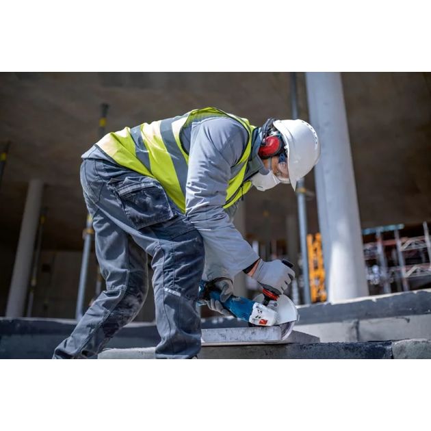 Bosch Шліфмашина кутова акумуляторна GWS 182P 125 мм 18В 2800-9000об·хв без АКБ та ЗП 1,7кг, фото , изображение 5 | SNABZHENIE.com.ua Bosch Шліфмашина кутова акумуляторна GWS 182P 125 мм 18В 2800-9000об·хв без АКБ та ЗП 1,7кг, фото , изображение 5 | SNABZHENIE.com.ua