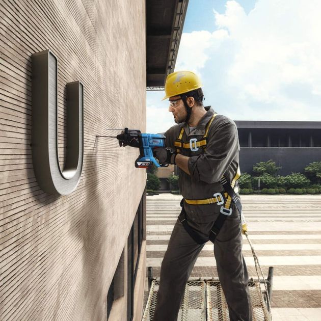 Bosch Набір із двох акумуляторних інструментів 18В перфоратор GBH 180-LI шліфмашина кутова GWS 180-LI акб 2х4А·год сумка, фото , изображение 7 | SNABZHENIE.com.ua Bosch Набір із двох акумуляторних інструментів 18В перфоратор GBH 180-LI шліфмашина кутова GWS 180-LI акб 2х4А·год сумка, фото , изображение 7 | SNABZHENIE.com.ua