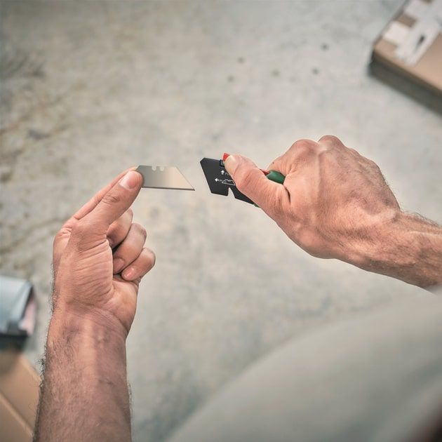 Bosch Ніж, трапецієподібне лезо, корпус двокомпонентний, 175x40x25мм, фото , зображення 4 | SNABZHENIE.com.ua Bosch Ніж, трапецієподібне лезо, корпус двокомпонентний, 175x40x25мм, фото , зображення 4 | SNABZHENIE.com.ua