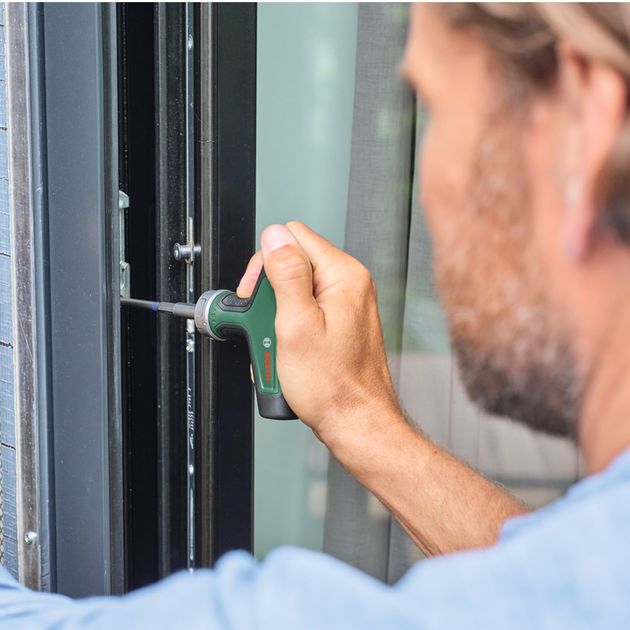 Bosch Викрутка з тріскачкою, т-подлібне руків'я, 109мм, сталь CrV, фото , зображення 4 | SNABZHENIE.com.ua Bosch Викрутка з тріскачкою, т-подлібне руків'я, 109мм, сталь CrV, фото , зображення 4 | SNABZHENIE.com.ua