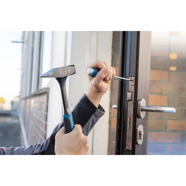 Bosch Молоток слюсарний 900г руків'я резина, фото , зображення 3 | SNABZHENIE.com.ua Bosch Молоток слюсарний 900г руків'я резина, фото , зображення 3 | SNABZHENIE.com.ua