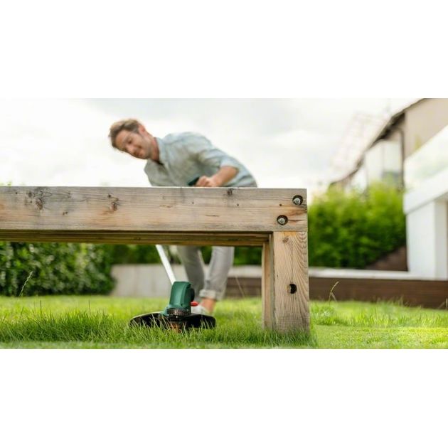 Bosch Тример садовий акумуляторний UniversalGrassCut 18V-260 1х2.5А·год 26см 2.3кг, фото , зображення 3 | SNABZHENIE.com.ua Bosch Тример садовий акумуляторний UniversalGrassCut 18V-260 1х2.5А·год 26см 2.3кг, фото , зображення 3 | SNABZHENIE.com.ua