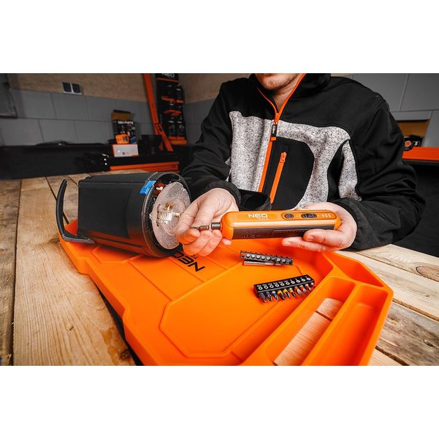 Graphite Викрутка акумуляторна 4В1Х1.5А·год 4.5Нм 230об·хв 20 біт кейс 0.23кг, фото , изображение 4 | SNABZHENIE.com.ua Graphite Викрутка акумуляторна 4В1Х1.5А·год 4.5Нм 230об·хв 20 біт кейс 0.23кг, фото , изображение 4 | SNABZHENIE.com.ua