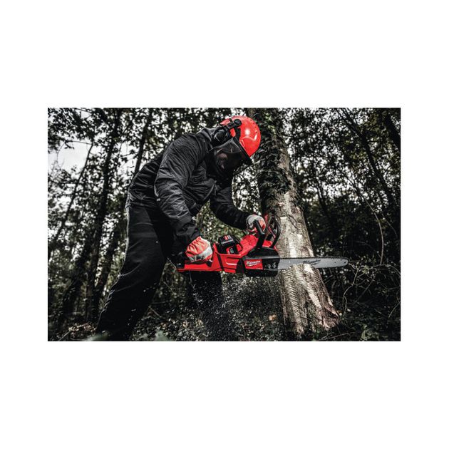 Пила цепная аккумуляторная бесщёточная MILWAUKEE (шина 40см) M18 FCHS-121 (ЗУ+1акк.Х12Ач) FORGE™, фото , изображение 7 | SNABZHENIE.com.ua