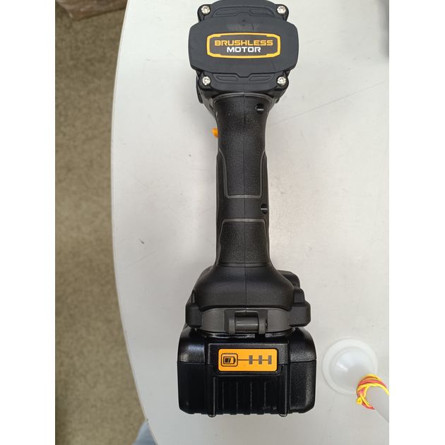 Набор из двух инструментов аккумуляторных бесщеточных McLaren F1 TEAM LIMITED EDITION DeWALT DCK200MP2T, фото , изображение 19 | SNABZHENIE.com.ua Набор из двух инструментов аккумуляторных бесщеточных McLaren F1 TEAM LIMITED EDITION DeWALT DCK200MP2T, фото , изображение 19 | SNABZHENIE.com.ua