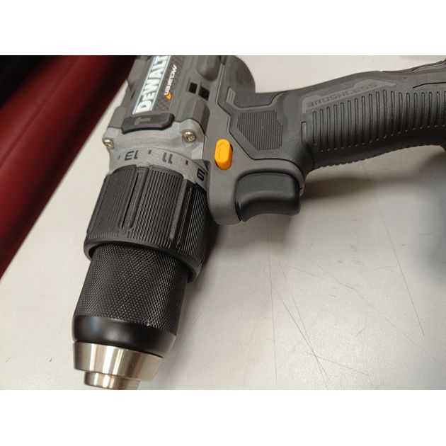 Набор из двух инструментов аккумуляторных бесщеточных McLaren F1 TEAM LIMITED EDITION DeWALT DCK200MP2T, фото , изображение 12 | SNABZHENIE.com.ua Набор из двух инструментов аккумуляторных бесщеточных McLaren F1 TEAM LIMITED EDITION DeWALT DCK200MP2T, фото , изображение 12 | SNABZHENIE.com.ua