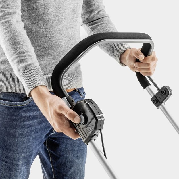 Karcher Газонокосарка акумуляторна LMO 2-18 Battery 18В 32см акб 1х5А·год 25-60мм, фото , изображение 4 | SNABZHENIE.com.ua Karcher Газонокосарка акумуляторна LMO 2-18 Battery 18В 32см акб 1х5А·год 25-60мм, фото , изображение 4 | SNABZHENIE.com.ua