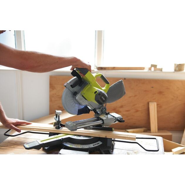 Ryobi Пила торцювальна Ryobi EMS216L з протяжкою, 1500Вт, 216мм, лазер, 13кг, фото , изображение 9 | SNABZHENIE.com.ua Ryobi Пила торцювальна Ryobi EMS216L з протяжкою, 1500Вт, 216мм, лазер, 13кг, фото , изображение 9 | SNABZHENIE.com.ua