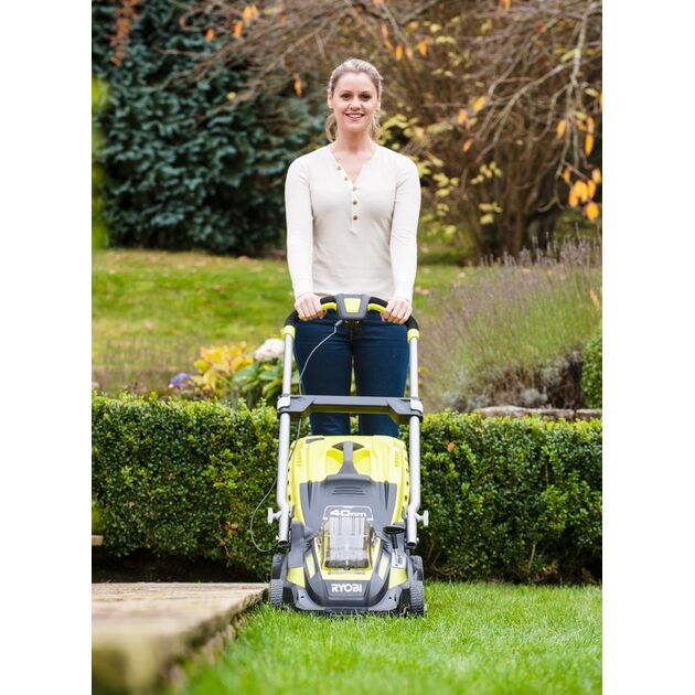 Ryobi Газонокосарка акумуляторна RLM36X41H-40 MAX POWER 36В акб 1х4Aч 40см 50л 20-70мм EasyEdge мульчування до 600 м.кв 18.5кг, фото , зображення 7 | SNABZHENIE.com.ua Ryobi Газонокосарка акумуляторна RLM36X41H-40 MAX POWER 36В акб 1х4Aч 40см 50л 20-70мм EasyEdge мульчування до 600 м.кв 18.5кг, фото , зображення 7 | SNABZHENIE.com.ua